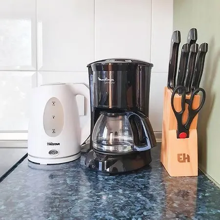 Piscina & Wifi. Sunny Apartement, Swimming Pool. *