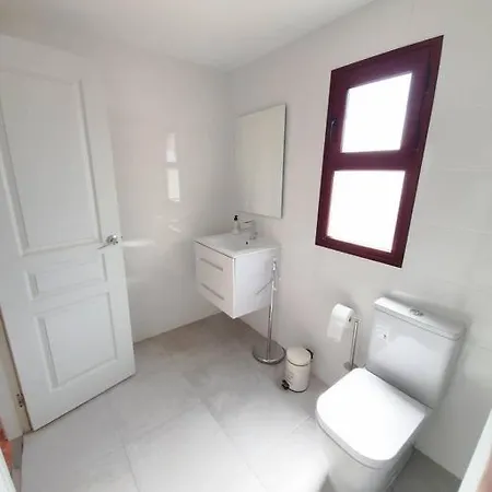 Piscina & Wifi. Sunny Apartement, Swimming Pool. Appartamento *