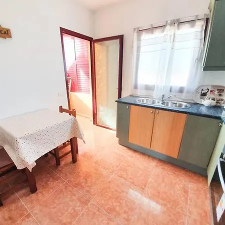 דירה Piscina & Wifi. Sunny Apartement, Swimming Pool.