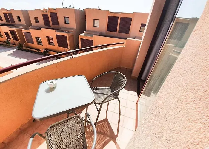 Piscina & Wifi. Sunny Apartement, Swimming Pool. Apartament