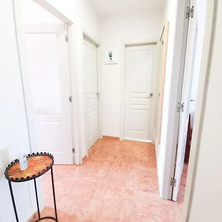 Piscina & Wifi. Sunny Apartement, Swimming Pool. Daire