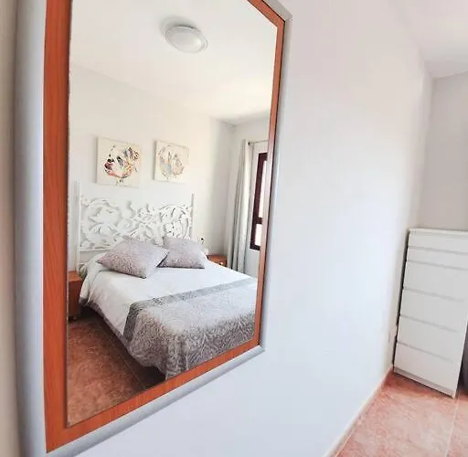 Piscina & Wifi. Sunny Apartement, Swimming Pool. Apartament