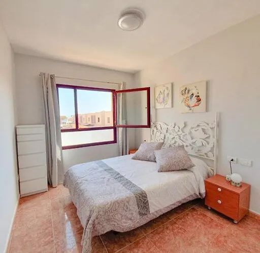 Piscina & Wifi. Sunny Apartement, Swimming Pool. Caleta De Fuste